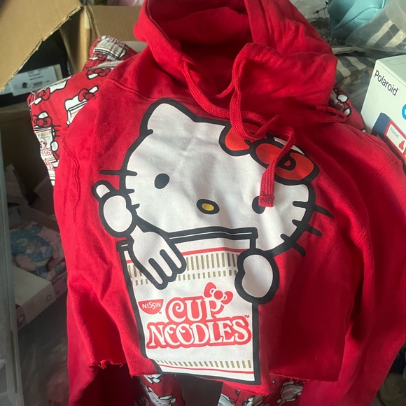 Hello Kitty Red Cup Noodles Cropped Hoodie - Picture 4 of 8